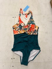 QTY OF CLOTHING TO INCLUDE LADIES SWIMSUIT SIZE MEDIUM RRP £401: LOCATION - C RACK
