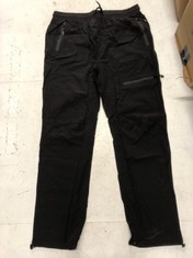 QTY OF CLOTHING TO INCLUDE BLACK CARGO TROUSERS BLACK SIZE 2XL RRP £447: LOCATION - C RACK