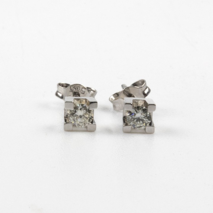 14K White 0.30ct Diamond round-cut Pair of Stud Earrings, 0.5cm, 1.3g.  Auction Guide: £350-£450