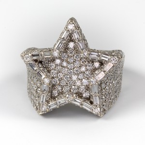 14K White 2.64ct Diamond Pavé Star Ring, Size R, 17.7g.  Auction Guide: £2,500-£3,000 (VAT Only Payable on Buyers Premium)