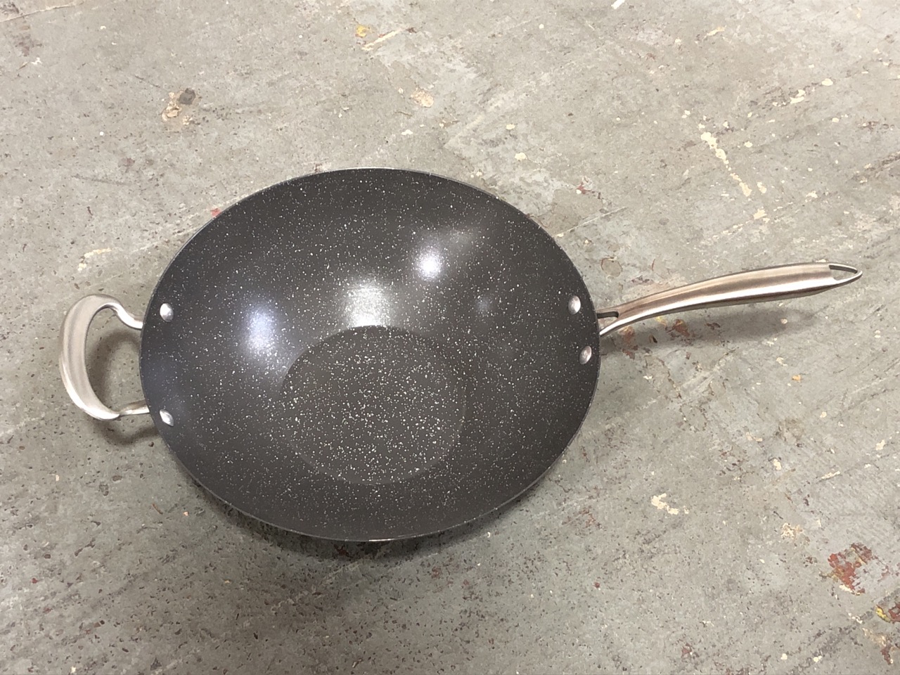 John Pye Auctions 2 X KITCHENAID FRYING PAN TO INCLUDE NORDIC WARE WOK