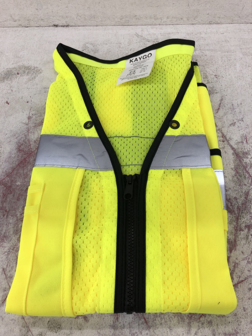 John Pye Auctions BOX OF ORANGE AND YELLOW HIVIS WITH POCKET S RRP £200