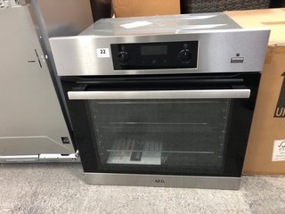 AEG BUILT IN SINGLE ELECTRIC OVEN: MODEL DCE731110M - RRP £725: LOCATION - A2