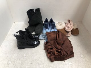 QTY OF ASSORTED CLOTHING AND SHOES TO INCLUDE WOMENS GRAVELLY BOOT IN OFF GREY - UK SIZE 5 - RRP £108: LOCATION - H13