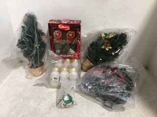 QTY OF ASSORTED HOUSEHOLD & CHRISTMAS ITEMS TO INCLUDE SCHWARTZ MULLED WINE SPICES GIFT SET: LOCATION - H17