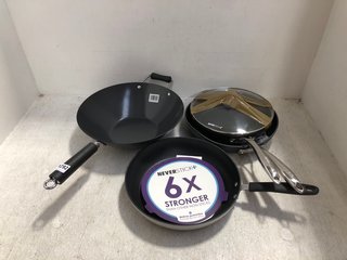 4 X KITCHEN PANS TO INCLUDE NEVERSTICK 2 FRYING PAN AND KENHOM LARGE WOK: LOCATION - H18