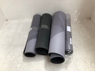 4 X ASSORTED RUBBER YOGA MATS IN GREY: LOCATION - G18