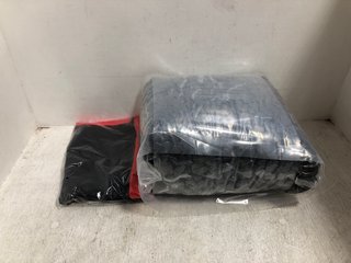 2 X ASSORTED ITEMS TO INCLUDE BEAN BAG COVER IN BLACK/RED: LOCATION - G17