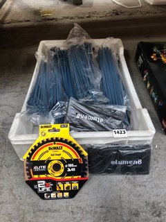 QTY OF ASSORTED ITEMS TO INCLUDE QTY OF ZIP TIE PACKS IN NAVY: LOCATION - E9
