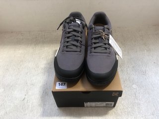 ADIDAS FIVE TEN FREE RIDER PRO CANVAS SHOES IN CARBON/CHARCOAL SIZE: 11: LOCATION - H3
