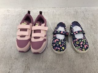 2 X ASSORTED CHILDRENS SHOES TO INCLUDE PUMA MASH VELCRO STRAP TRAINERS IN PURPLE SIZE: 2: LOCATION - G3