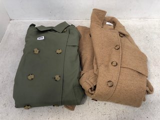 2 X ASSORTED WOMENS COATS TO INCLUDE ATELIER BUTTON UP TRENCH COAT IN CAMEL SIZE: S: LOCATION - G1