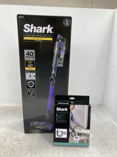 SHARK ANTI HAIR WRAP PET MODEL CORDLESS STICK VACUUM CLEANER TO INCLUDE SHARK HOME AND CAR DETAIL KIT RRP - £399: LOCATION - E1