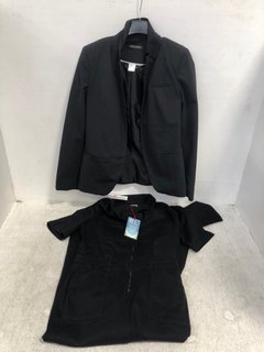 2 X ASSORTED JACKETS TO INCLUDE LAURA CLEMENT SHOULDER PADDED FORMAL BLAZER IN BLACK SIZE: 8: LOCATION - G1 FRONT
