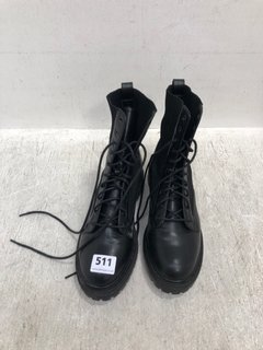 RIVER ISLAND WOMENS FAUX LEATHER LACE UP BOOTS IN BLACK SIZE: 40 EU: LOCATION - F1 FRONT