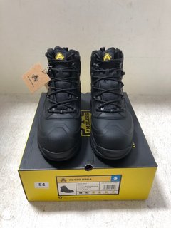 AMBLERS SAFETY FS430 ORCA STEEL TOE PROTECTIVE LACE UP BOOTS IN BLACK SIZE: 10: LOCATION - H1 FRONT