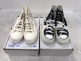 2 X ASSORTED PATTERN CONVERSE CANVAS LACE UP HIGH TOPS IN BLAC K AND CREAM SIZE: 4: LOCATION - F4