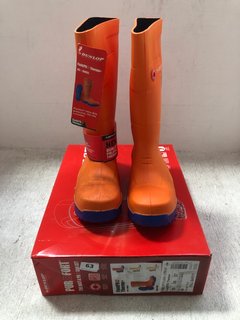 DUNLOP PUROFORT STEEL TOE PROTECTIVE WELLIES IN ORANGE SIZE: 6: LOCATION - H1 FRONT