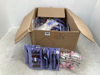 QTY OF ASSORTED CLAIRES ACCESSORY ITEMS TO INCLUDE QTY OF PLASTIC CLAW CLIP PACKS IN BLACK: LOCATION - F7