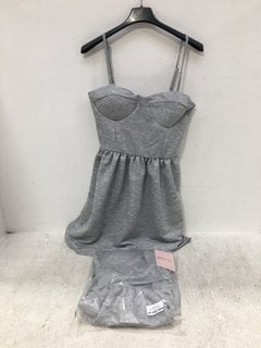2 X PINK BOUTIQUE CORSET TOP SKATER SKIRT MINI DRESSES IN GREY SIZE: 10: LOCATION - F15