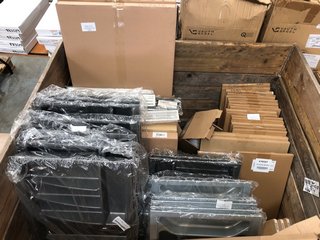 PALLET OF ASSORTED KITCHEN PARTS AND ACCESSORIES TO INCLUDE ASSORTED DRAWER ORGANISERS/CUTLERY TRAYS: LOCATION - A8 (KERBSIDE PALLET DELIVERY)