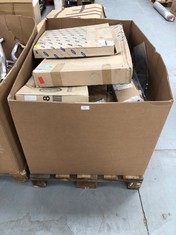 PALLET OF AUTOMOTIVE SUNDRIES INCLUDING TOYOTA .
