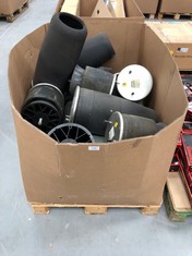 PALLET OF VARIOUS MODELS FOR AUTOMOBILES .