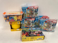 7 X MISCELLANEOUS ITEMS FOR CHILDREN INCLUDING PLAYMOBIL .
