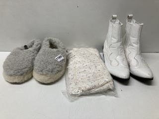 3 X ASSORTED ITEMS TO INCLUDE PAIR OF WHITE ANKLE BOOTS SIZE 8.5