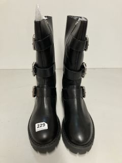 PAIR OF SCHUTZ GEORGINA BUCKLE BOOTS IN BLACK - SIZE 41 - RRP £275