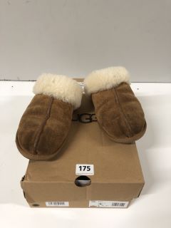 UGG BOOTS SIZE 6