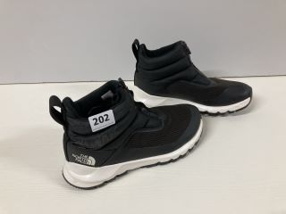 THE NORTH FACE THERMPBALL SHOES SIZE 6