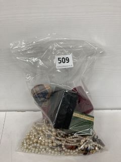A BAG OF ASSORTED VINTAGE AND COSTUME JEWELLERY