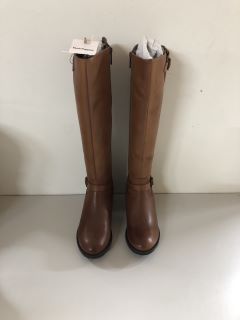 HUSH PUPPIES BOOTS SIZE 5