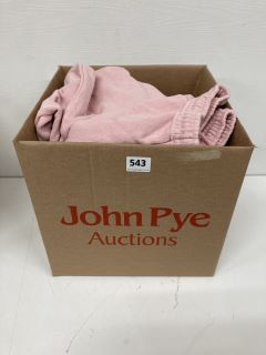 A BOX OF ASSORTED CLOTHING ITEMS TO INCLUDE A KNITTED CARDIGAN