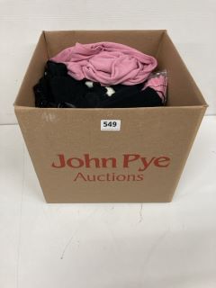 A BOX OF ASSORTED CLOTHING ITEMS TO INCLUDE OUT FROM UNDER JUMPER M