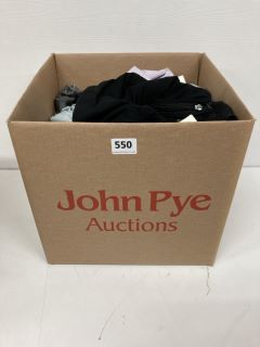 A BOX OF ASSORTED CLOTHING ITEMS TO INCLUDE DESIGNER BLACK JACKET SIZE 10