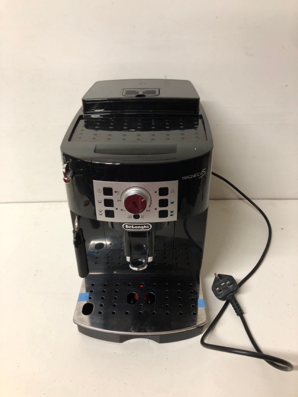 John Pye Auctions DELONGHI MAGNIFICA COFFEE MACHINE