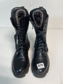 TOMMY JEANS BLACK BOOTS SIZE 39