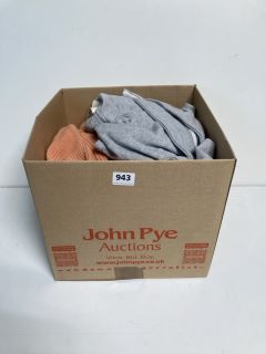 BOX OF ASSORTED CLOTHING ITEMS INC KIDS CLOTHING (ASSORTED SIZES)