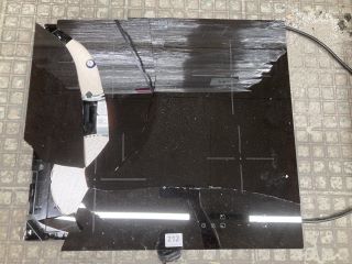 ZANUSSI INDUCTION HOB FOR SPARES OR REPAIR ONLY (SMASHED GLASS)