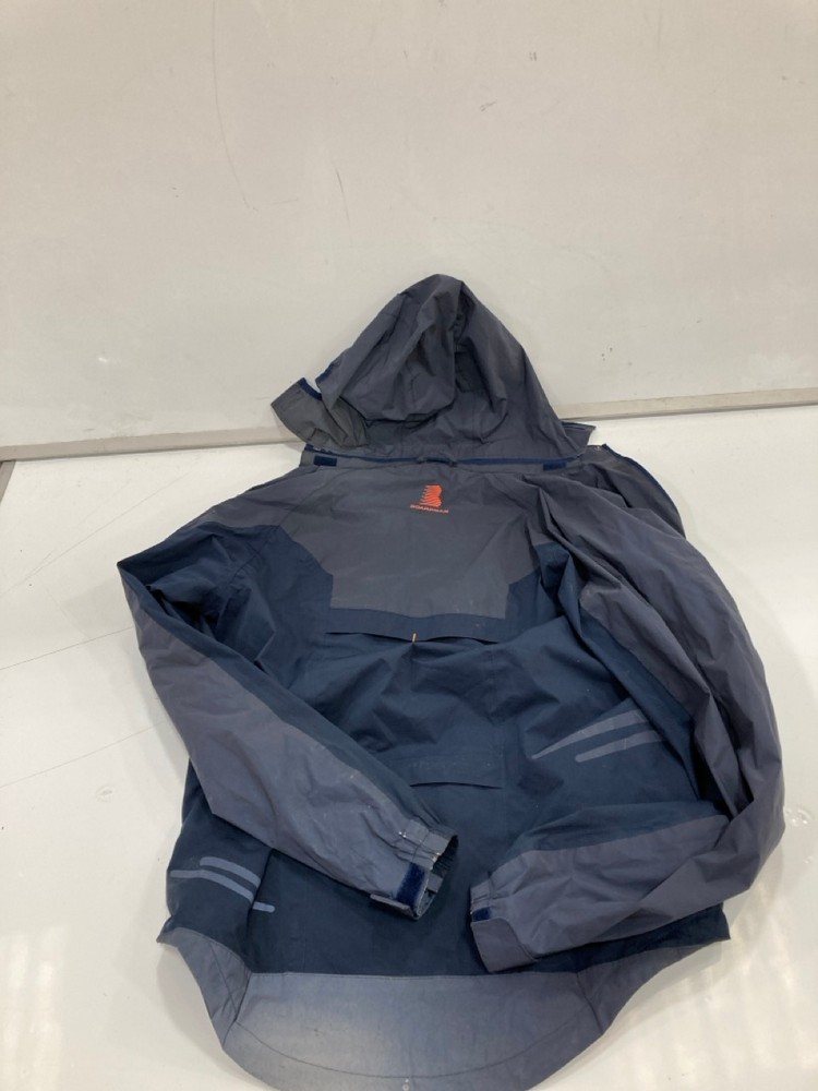 John Pye Auctions BOARDMAN MEN'S JACKET IN NAVY SIZE M (DELIVERY ONLY)