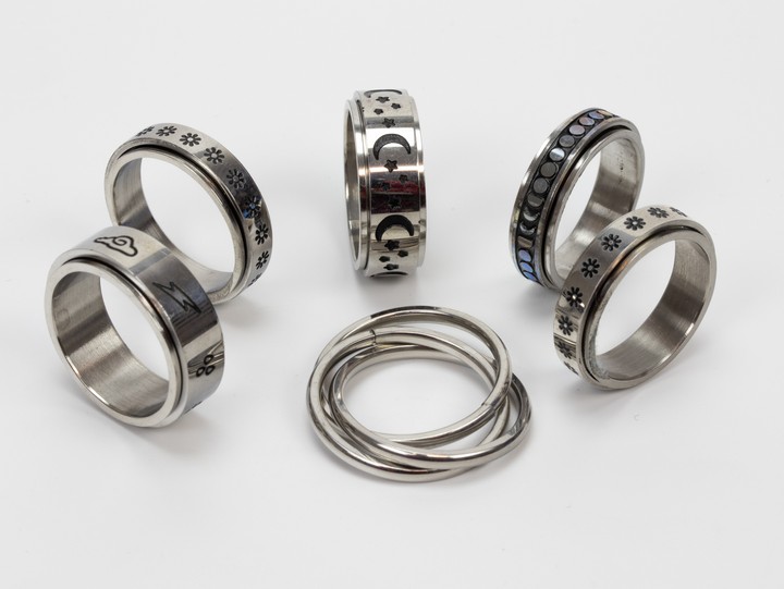 Selection of Six Metal Patterned Band Rings, Size P½, total weight 31.8g (VAT Only Payable on Buyers Premium)