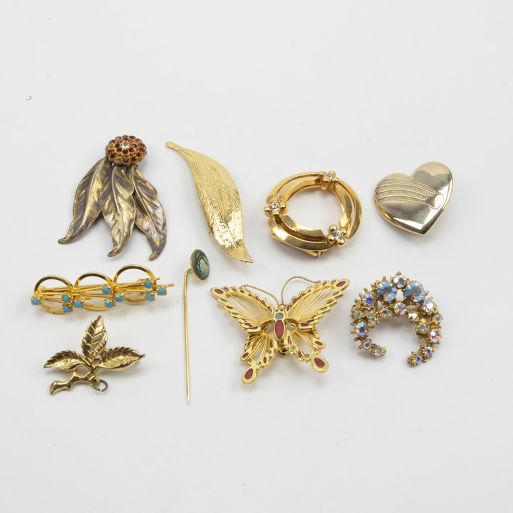 Gold Plated Metal Selection of Seven Brooches, Hat Pin and Pendant, 52.8g (VAT Only Payable on Buyers Premium)