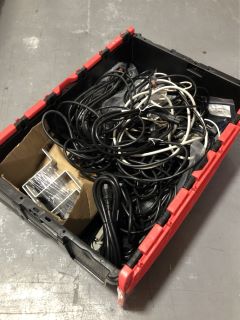 BOX OF ASSORTED IT CABLES RRP £110