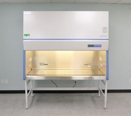THERMO SCIENTIFIC 1300 SERIES A2 BIOLOGICAL SAFETY CABINET S/N 300459237 EST RRP £8,000