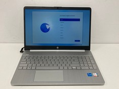 HP 15S - FQ2038NS 512GB SSD LAPTOP (ORIGINAL RRP - €419,82) IN SILVER: MODEL NO TPN-Q222 (WITH CHARGER. NO BOX, QWERTY KEYBOARD. CONTAINS THE Ñ. ONLY WORKS WITH CHARGER). I5 - 1135G7 @ 2.40GHZ, 8GB R