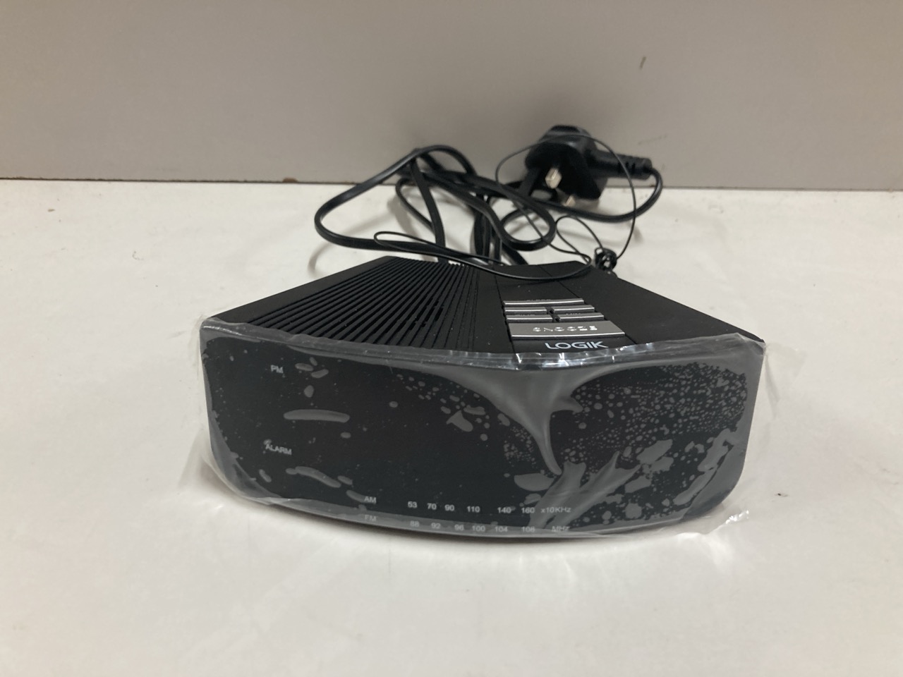 John Pye Auctions 5 X LOGIK RADIOS INC PORTABLE DAB+RADIO