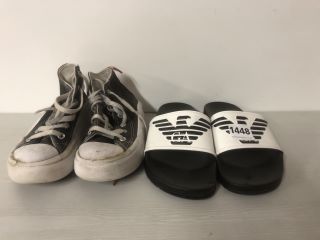 2 X ASSORTED FOOTWEAR TO INCLUDE PAIR OF CONVERSE BLUE CHILDREN SHOES SIZE UNKNOWN