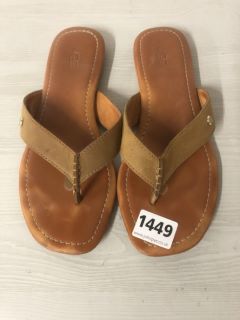 PAIR OF UGG BROWN SANDALS SIZE 6